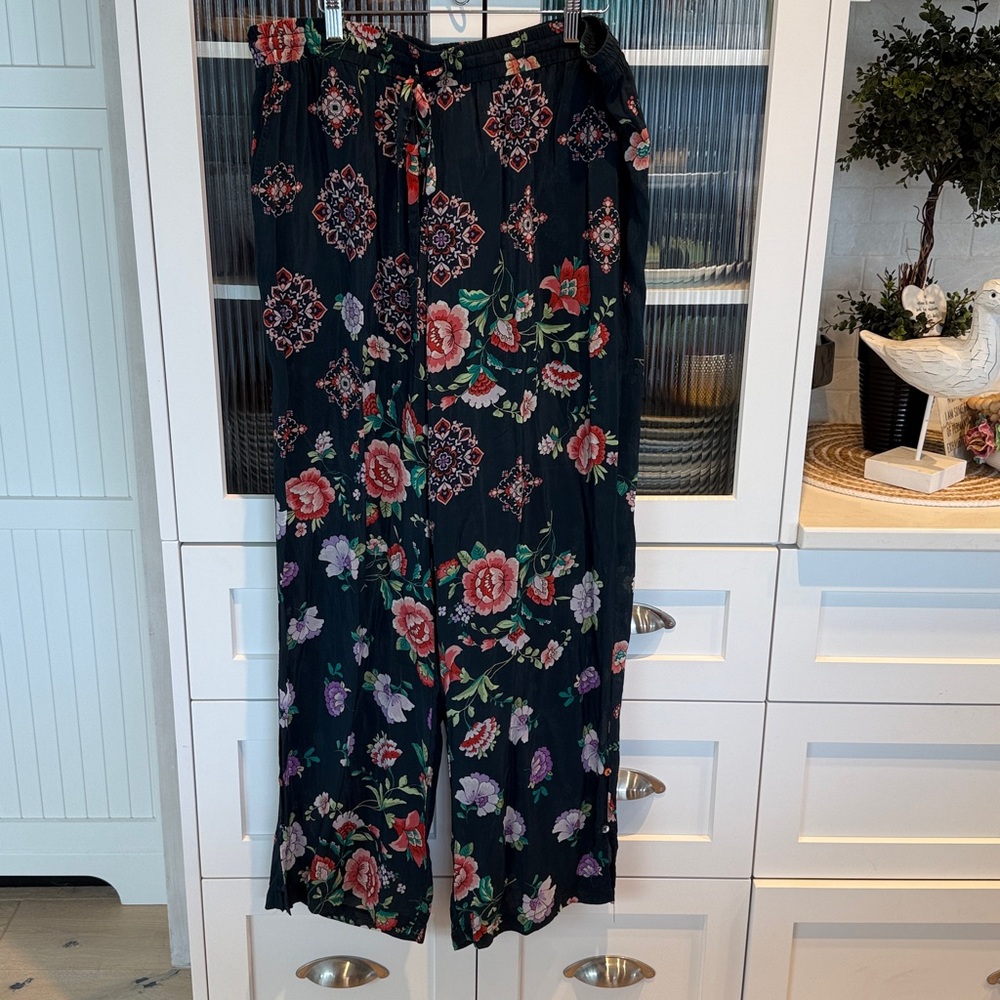 Johnny Was navy floral lounge pants